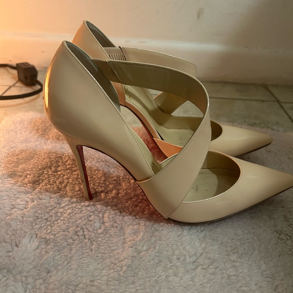 Christian Louboutin Tan heels - Picture 9 of 12